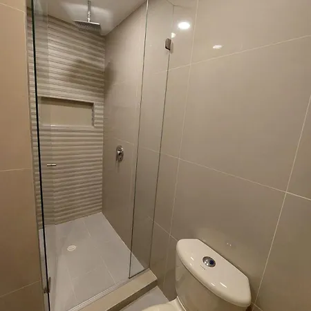 Apartamento Con Hermosa Vista Al Mar, Cristoforo En El Laguito A Pocos Pasos De La Playa *