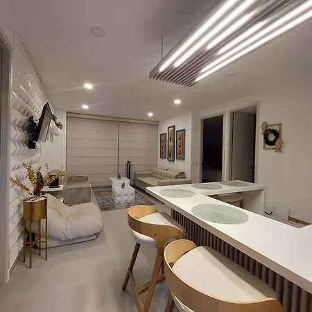 Apartamento Con Hermosa Vista Al Mar, Cristoforo En El Laguito A Pocos Pasos De La Playa Apartamento